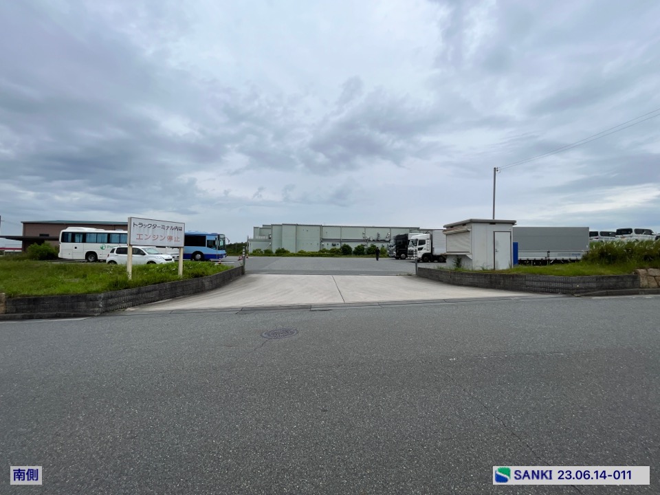 流通業務団地内にある1100坪更地物...