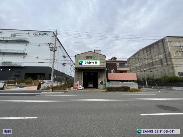 工場、事務所 兵庫県尼崎市 クレーン付き工場物件です。前面道路22mあり。大型車両乗入れできます。最寄り駅まで徒歩圏内