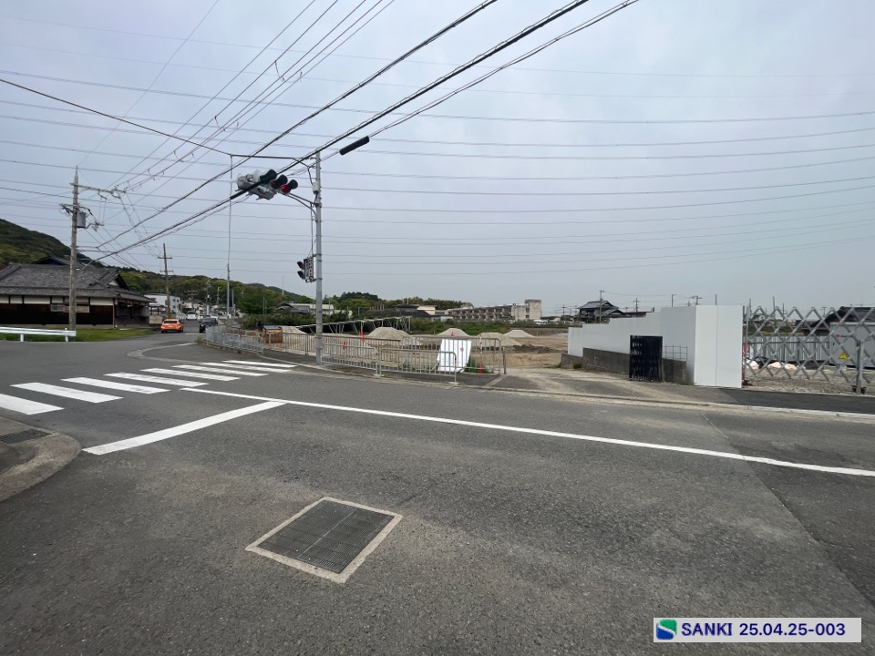 貸土地 大阪府泉南郡 資材置場・運送会社駐車場に最適です！幹線道路沿 大型車輌可　駅近 駐車スペース付
