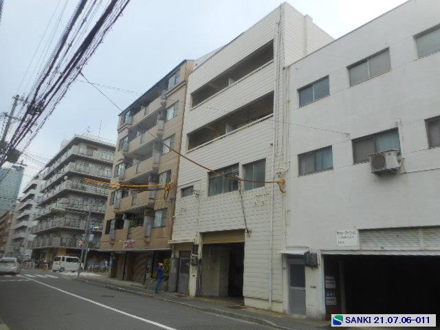 倉庫 兵庫県神戸市　中央区 旧西国街道沿いにある物件です　最寄駅から徒歩3分　中2階の事務所あり　神戸三宮も近い