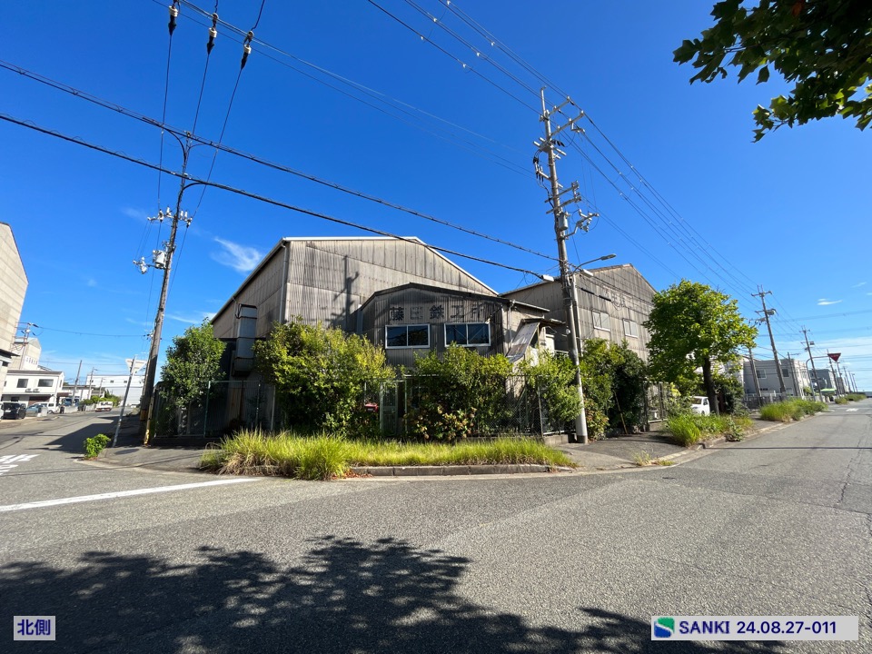 明石市二見町(人工島)にある平家建ク...